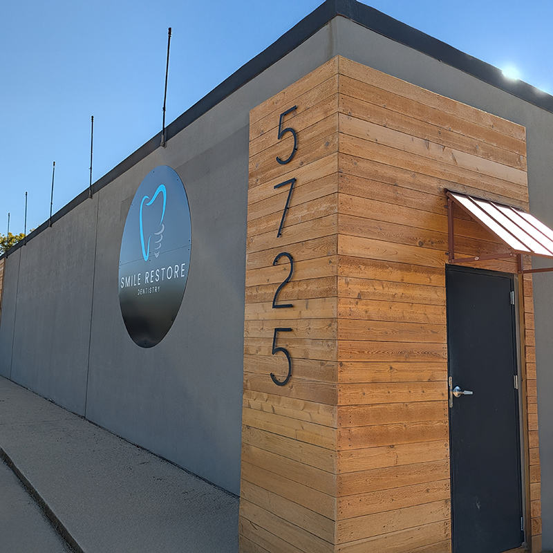 Smile Restore Dentistry | Cosmetic Dentistry, Ceramic Crowns and Extractions